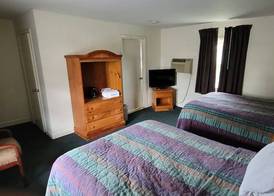 Town & Country Inn 2