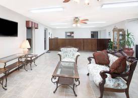 Super 8 by Wyndham Whiteville 2