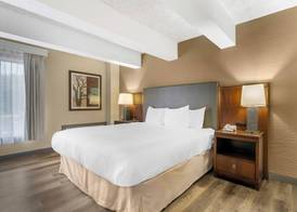 Fairway Inn and Suites, an Ascend Collection Hotel 4