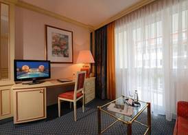 The Monarch Hotel 4