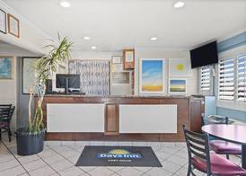 Days Inn by Wyndham Lost Hills 2