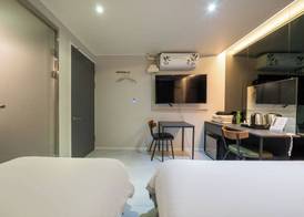 Mnlucky Hotel 4