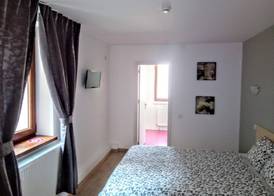 Central Guesthouse 4