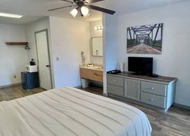The Klassic Inn 5