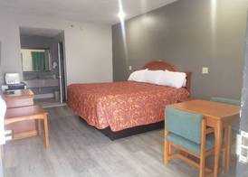 Royal Inn & Suite 4
