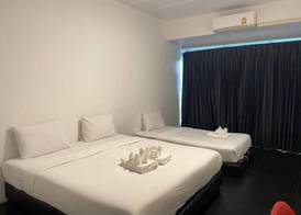 Azz Hotel 4