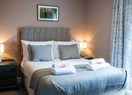 Woodfalls Inn 5