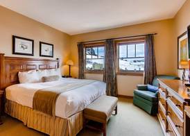 The Lodge at Mountaineer Square, A Vail Resorts Property 5