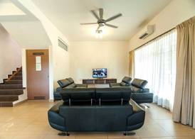 Sunflower House 4