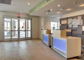 Holiday Inn Express & Suites GALESBURG by IHG 2