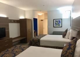 Holiday Inn Express & Suites TULARE by IHG 5