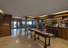 Riverboat Inn & Suites 5