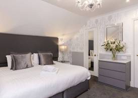 Lincoln House Private Hotel 5