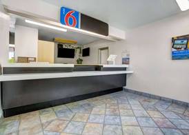 Motel 6-Red Bluff, CA 3