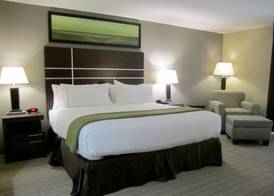 Holiday Inn Express GOLDEN-KICKING HORSE by IHG 2