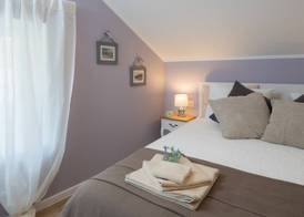 Zlatin Dvor - apartments for 3, terrace, Trogir center, beach at 5-min, BIKE friendly 2
