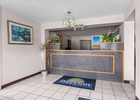 Days Inn by Wyndham Clayton 2