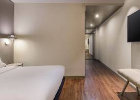 AC Hotel Som by Marriott 5