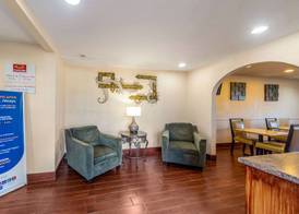 Econo Lodge Meridian South 3