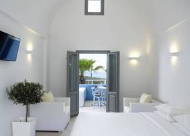 Aurora Luxury Suites 5