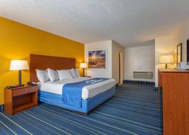 Days Inn by Wyndham Breezewood 5