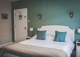 Ye Old Ferrie Inn 3
