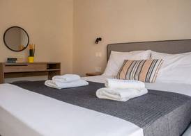 Eos Skiathos 3