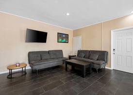 Econo Lodge Jennings 2