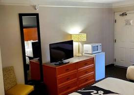 Days Inn by Wyndham Gainesville Florida 5