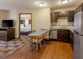 Landmark Suites - Williston 4