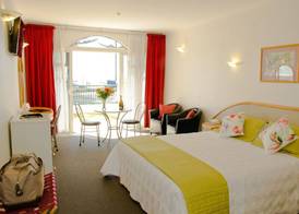 Beachfront Motel 5