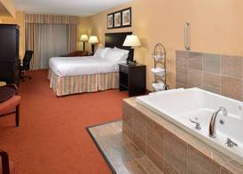 Holiday Inn MARTINSBURG by IHG 3