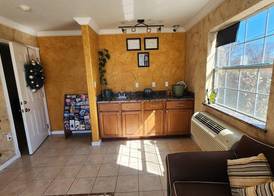 Benbrook Inn & Suites 2