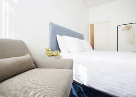 Pause Apartments 3