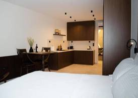Leone suites 5