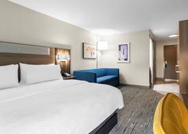 Holiday Inn Express & Suites Joplin Southeast 3
