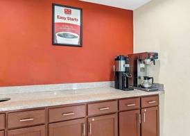 Econo Lodge Akron Copley Northwest 4