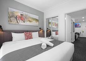 Comfort Apartments Melbourne Central 4
