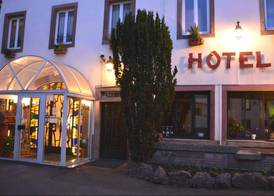 Logis Hôtel du Centre - Halte idéale en cyclotourisme avec garage à vélos clos 5