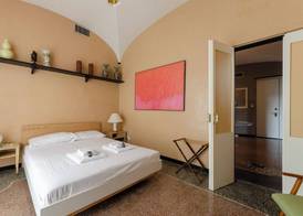 JOIVY Exclusive Flat for 7 near Cathedral of Genoa 4