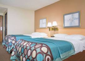Super 8 by Wyndham Menomonie WI 3