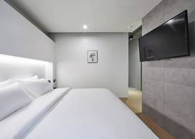 Hotel Intro 5