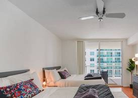 Miami Building - MetroMover Access - We Host 4