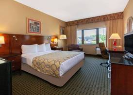Baymont by Wyndham Franklin 4
