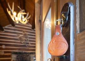 Storm Mountain Lodge & Cabins 3