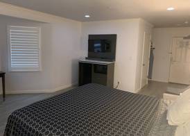 Mirage Inn & Suites 5