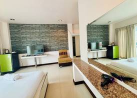 Ree- Riverside hotel 4