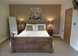 The Woodman Inn 4