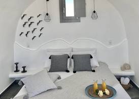 Aeron Suites 3