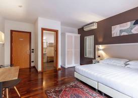Inn Rome Rooms & Suites 5